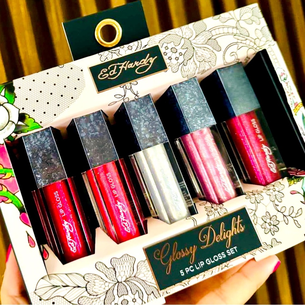 🆕ED HARDY GLOSSY DELIGHTS 5 PC LIP GLOSS SET